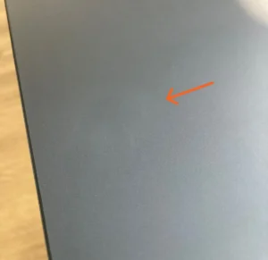 trace gomme magique plan de travail noir mat stratifié zone irréversible