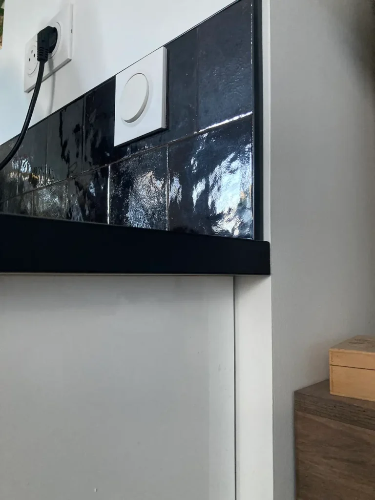 débord de meuble et alignement
